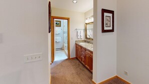 Hair dryer - Modern Condo with fireplace & vaulted ceilings & Grand Hyatt Access (Vail)