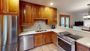 Fridge, oven, stovetop, coffee/tea maker - Modern Condo with fireplace & vaulted ceilings & Grand Hyatt Access (Vail)