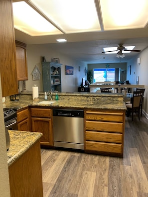 المنشأة من الداخل