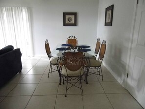 Dining - PET FRIENDLY WITH FRONT DOOR PARKING! GROUND FLOOR WITH NO STEPS! (Orange Beach)