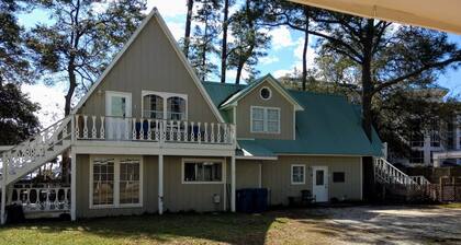 PET FRIENDLY WITH FRONT DOOR PARKING! GROUND FLOOR WITH NO STEPS!