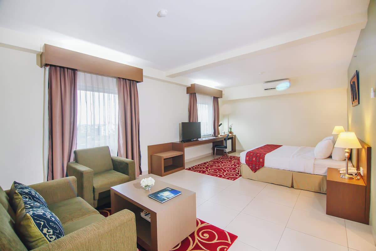 Suite | 1 bedroom, minibar, desk, soundproofing