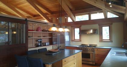 Post and beam, beautiful house, overlooking Nelson and Kootenay Lake.