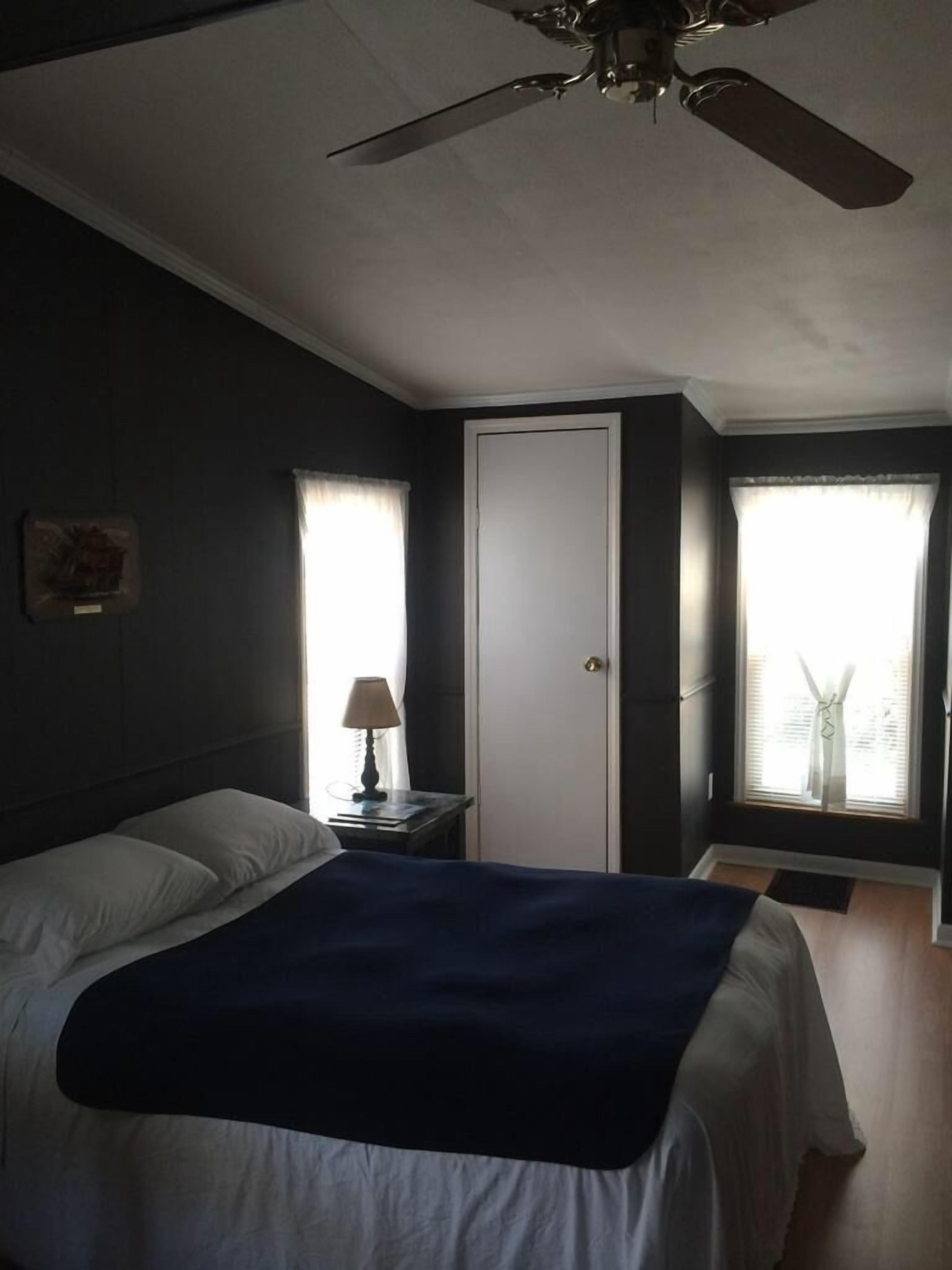 4 chambres, fer et planche à repasser, Wi-Fi, draps fournis