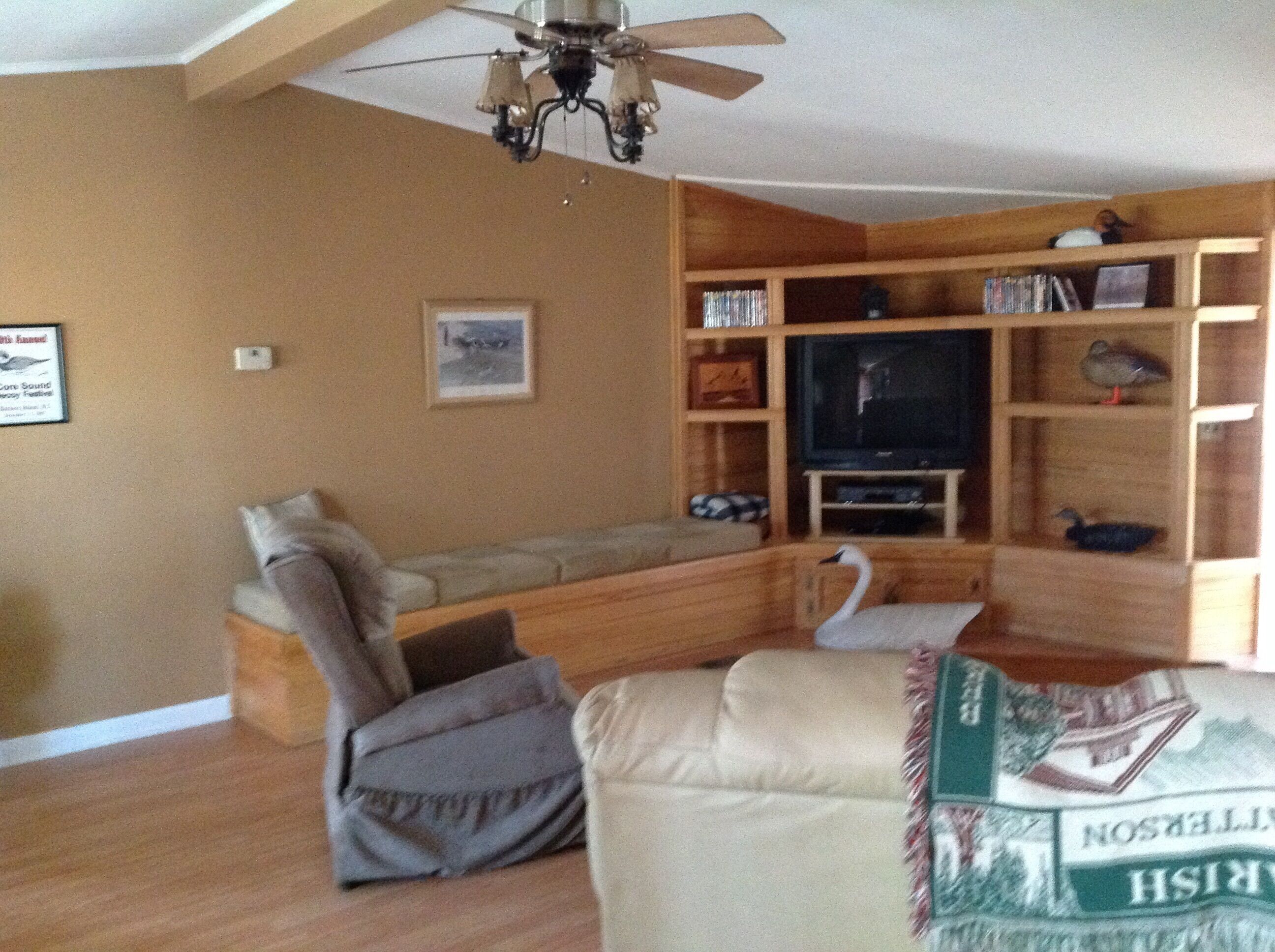 Smart-TV, DVD-Player, Tischfußball, Tischtennisplatte