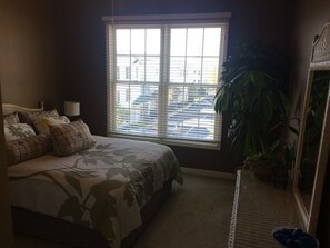 3 室のベッドルーム、デスク、アイロン / アイロン台、WiFi (無料)