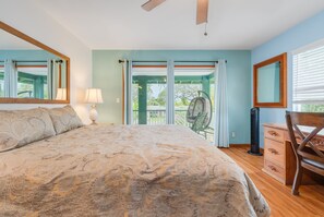 3 bedrooms, desk, travel crib, free WiFi