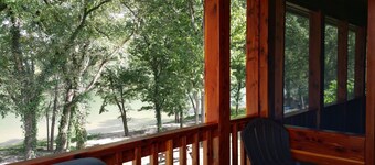 Smuk hytte stil hjem sikkerhedskopiere på White River!