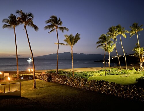 Breathtaking views of Kaanapali Beach, Black Rock and the island of Molokai. 