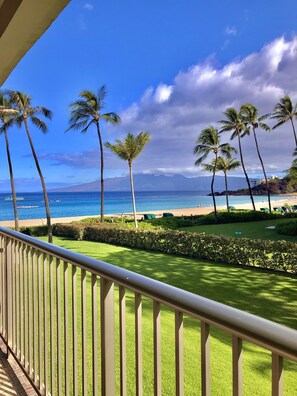 Property grounds - Breathtaking views of Kaanapali Beach, Black Rock and the island of Molokai.  (Lahaina)