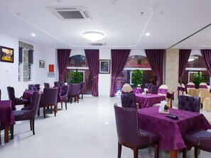 Free daily buffet breakfast - Osaka Quy Nhon (Quy Nhon)