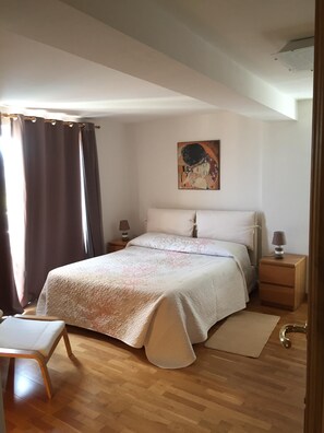 2 Schlafzimmer, Bügeleisen/Bügelbrett, WLAN, Bettwäsche