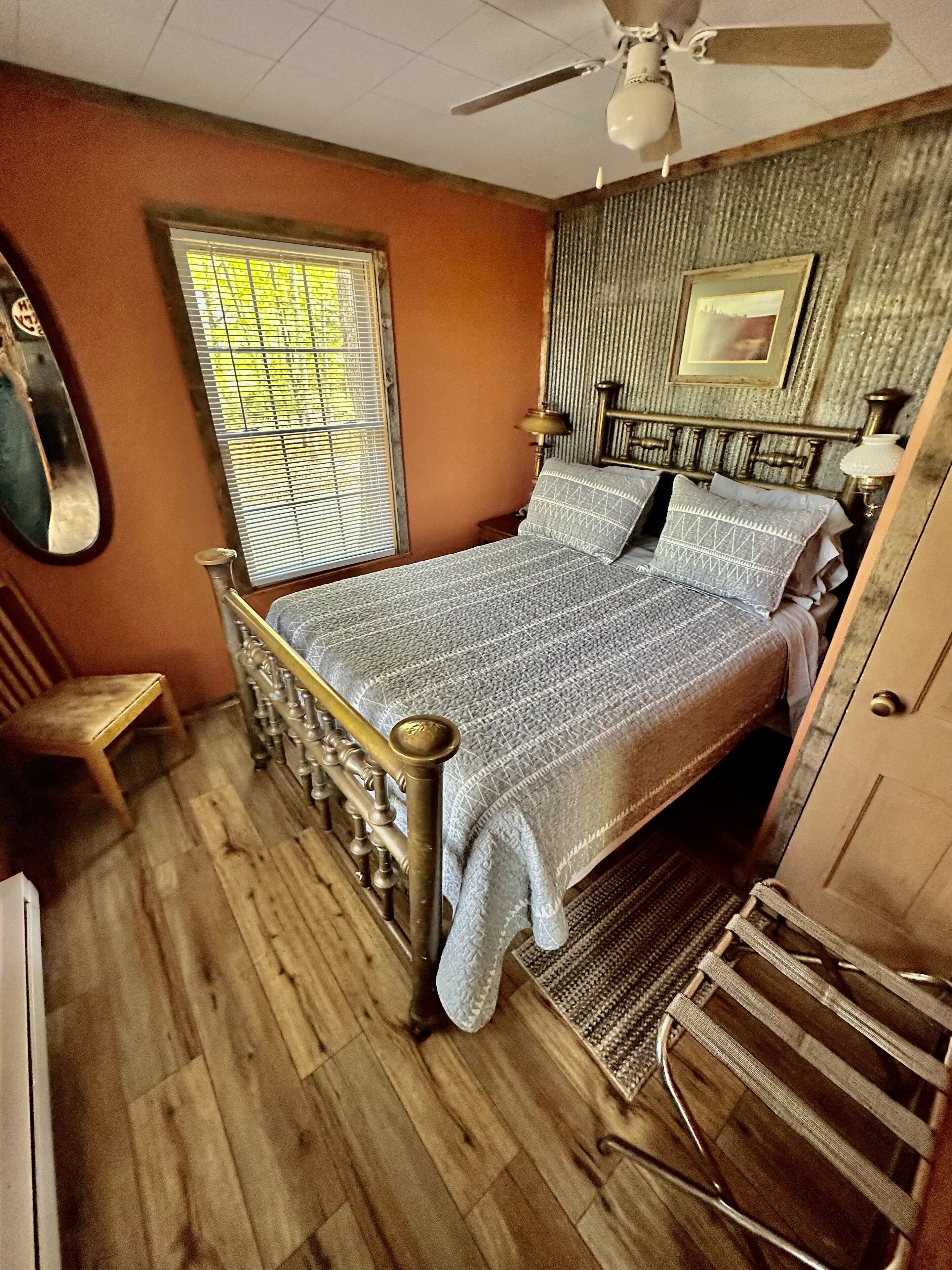 3 dormitorios, tabla de planchar con plancha, wifi gratis y ropa de cama