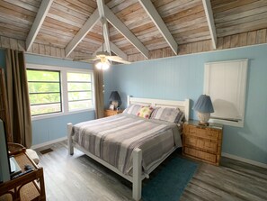 3 makuuhuonetta, silitysrauta/-lauta, Wi-Fi, vuodevaatteet