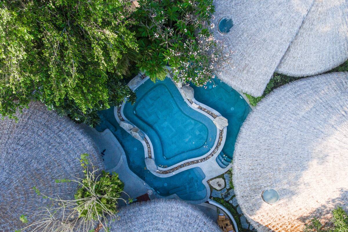 Pool Villa | Minibar, in-room safe, desk, soundproofing