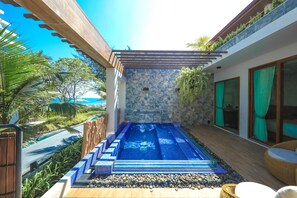 Private Pool Suite | Frigobar, cofres nos quartos, escrivaninha, quartos à prova de som