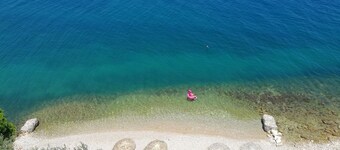 Beachfront Holiday Apartment with amazing Sea View