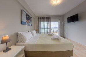 1 habitación, tabla de planchar con plancha, wifi gratis y ropa de cama 