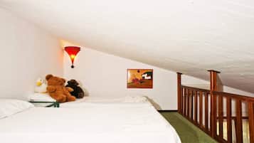 3 habitaciones, tabla de planchar con plancha, internet y ropa de cama