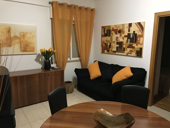 TV, stereo - My Apartment in Sacavém (Sacavém)