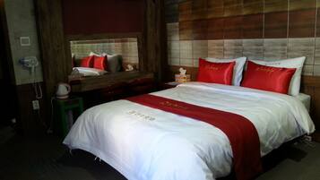 Schreibtisch, schallisolierte Zimmer, kostenloses WLAN