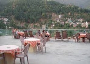 Khu ẩm thực ngoài trời