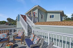 Property grounds - Coastal Charm: Ocean Views, Hot Tub, Fire Pit Near Tide Pools, Surfing, & SFO (Moss Beach)