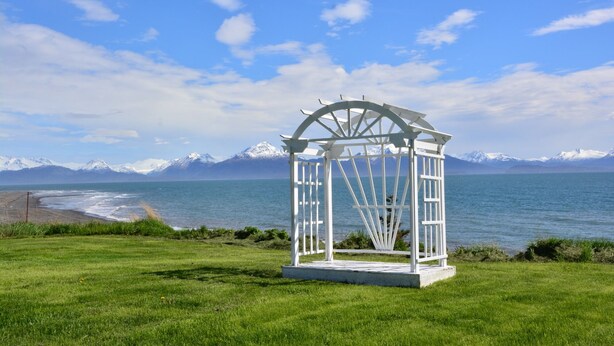 Unclassified image, 1 of 6, button - The Lookout Lodge on Bishop's Beach with Spectacular views of Kachemak Bay! (Homer)