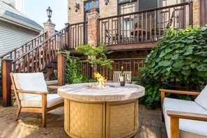 Terrace/patio - Luxurious Four-Level Home with Personal Touches Everywhere (Chicago)