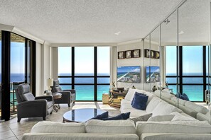 Smart-TV, Kamin, Musikbibliothek, Videothek