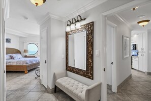 3 chambres, fer et planche à repasser, Wi-Fi gratuit, draps fournis