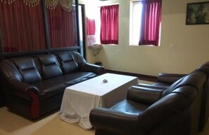 LED TV, fireplace - Hotel Aakash Residency (Madurai)