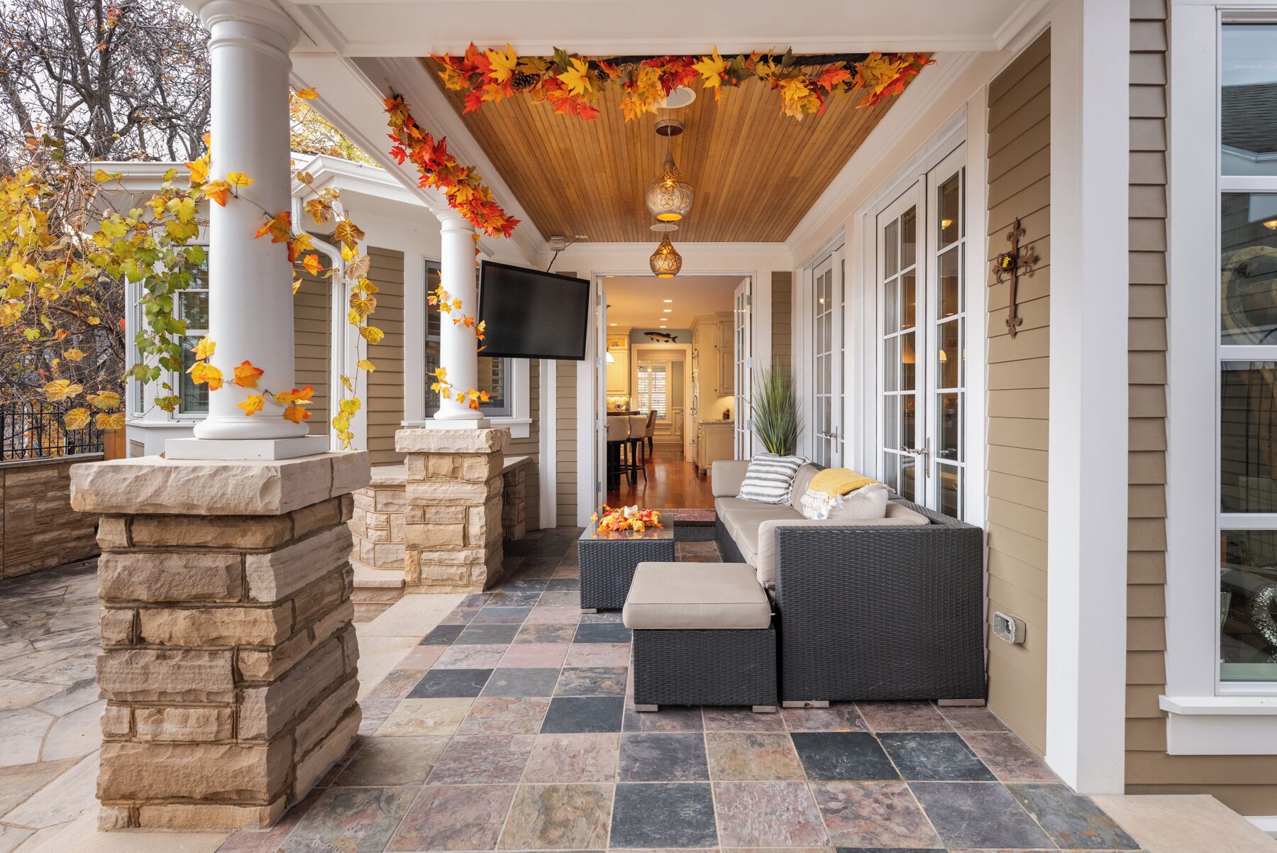 Sitting Area Off Kitchen 