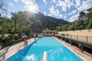 Pool - Luxurious 6 bedroom Residence,  A++ Outdoor spaces Walk to Pearl St, Mt. Sanitas (Boulder)