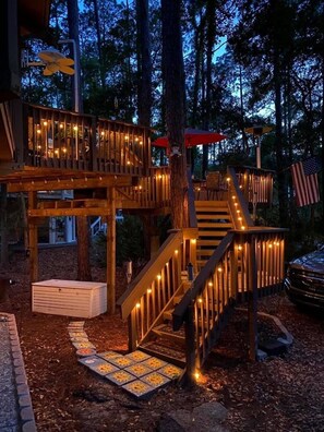 Exterior -  PrvtateHomeDeerIsland,2Bdrm2Bth,FreeWifi,HrbrTwn, pet fee (Hilton Head Island)