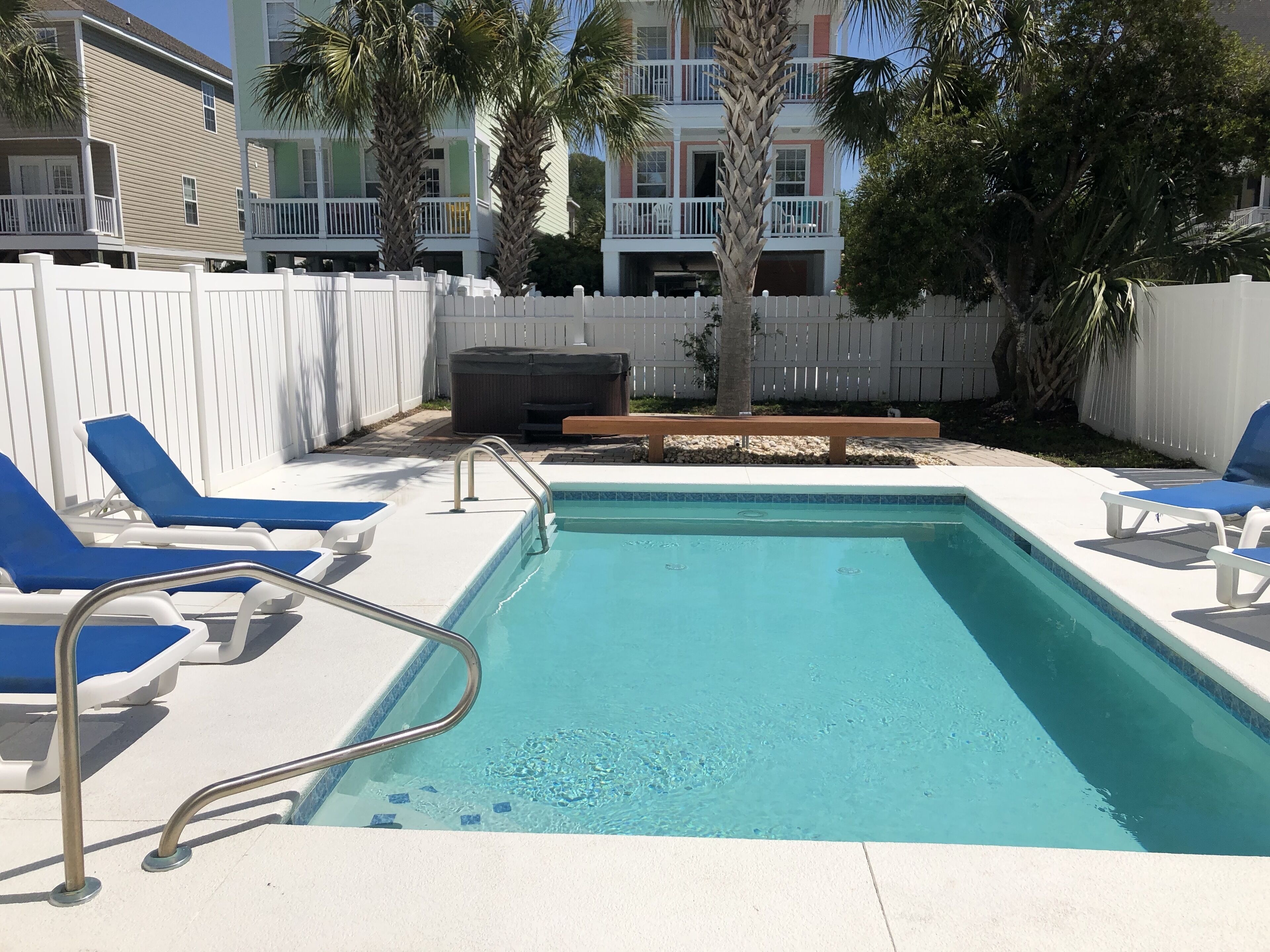 Steps to Beach/ Free Linens/ Heated Pool/Gas Grill/ Free pool heat 325 value