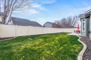 Exterior - NEW!  Modern Meridian vacation home - Foosball, Air Hockey, Steps from POOL (Meridian)