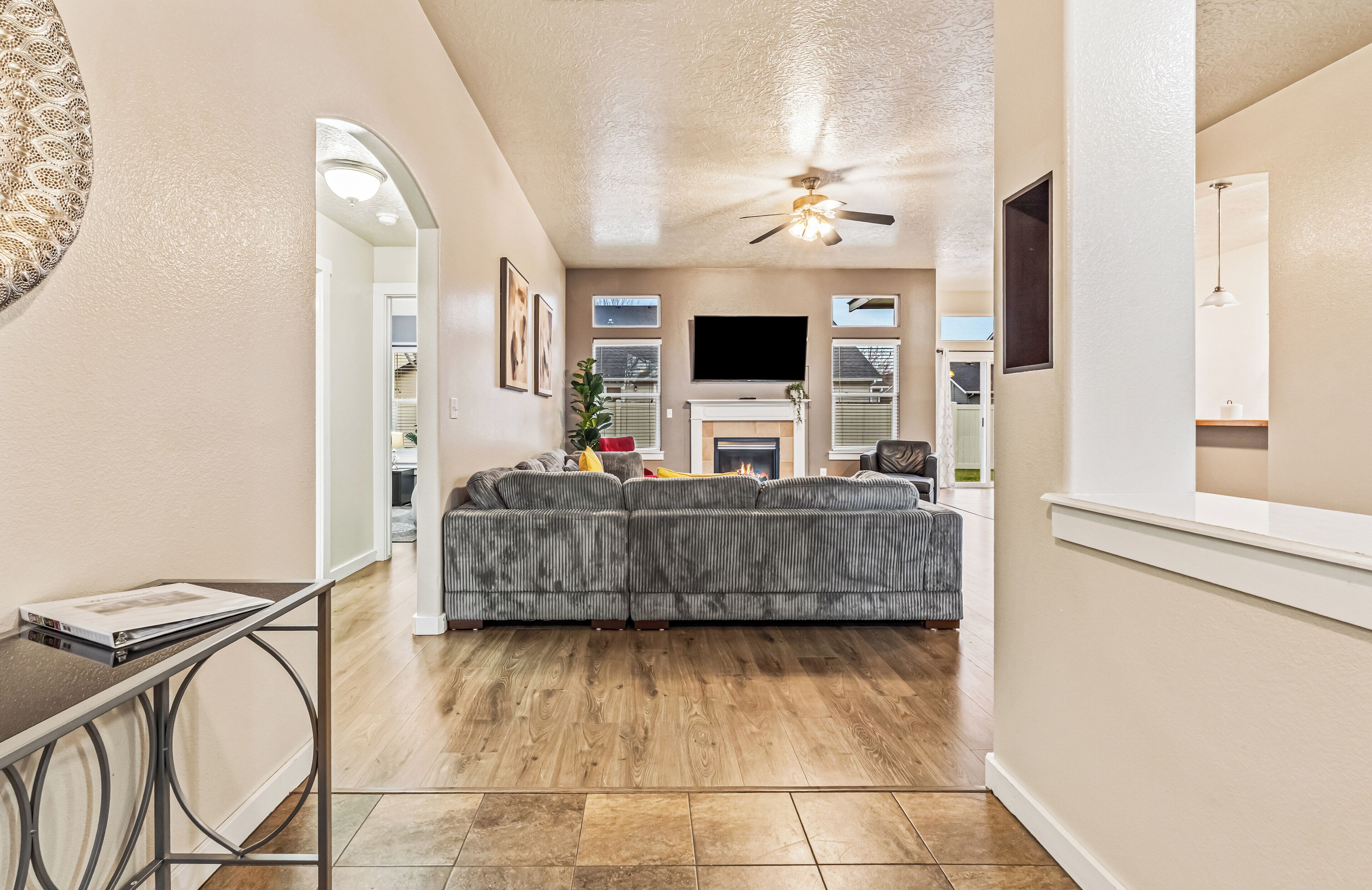 Smart TV, fireplace, table football, streaming services