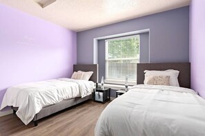 3 bedrooms, desk, iron/ironing board, free WiFi