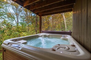 مغطس سبا خارجي