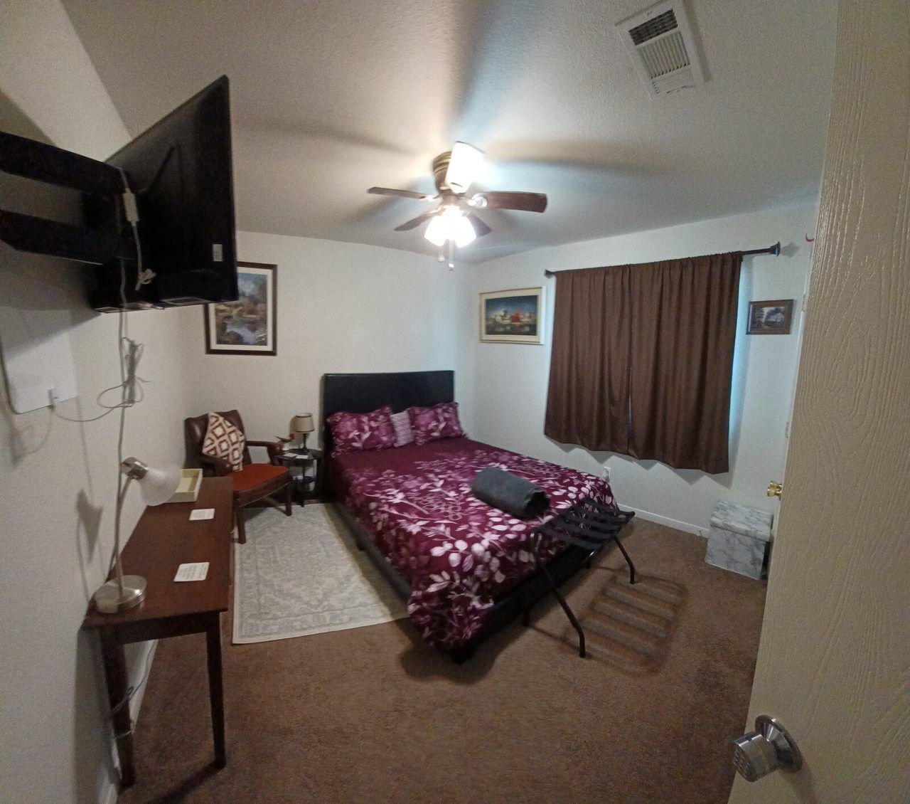 1 chambre, bureau, fer et planche à repasser, accès au Wi-Fi (inclus)