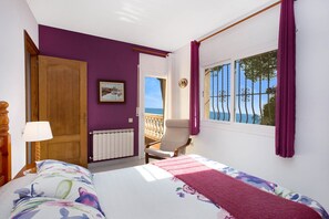 3 bedrooms, iron/ironing board, free WiFi