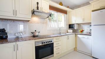 Réfrigérateur, micro-ondes, four, lave-vaisselle