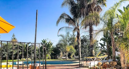 Wunderschön Restauriertes Typisch Portugiesisches Bauernhaus, mit Eigenem Pool und Meerblick