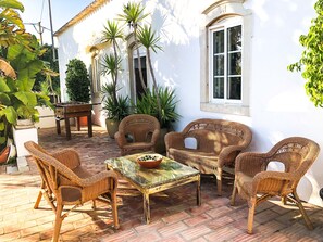 Terrace/patio - Beautiful Restored Algarve Typical Farmhouse, with Private Pool and Sea Views (Loule)