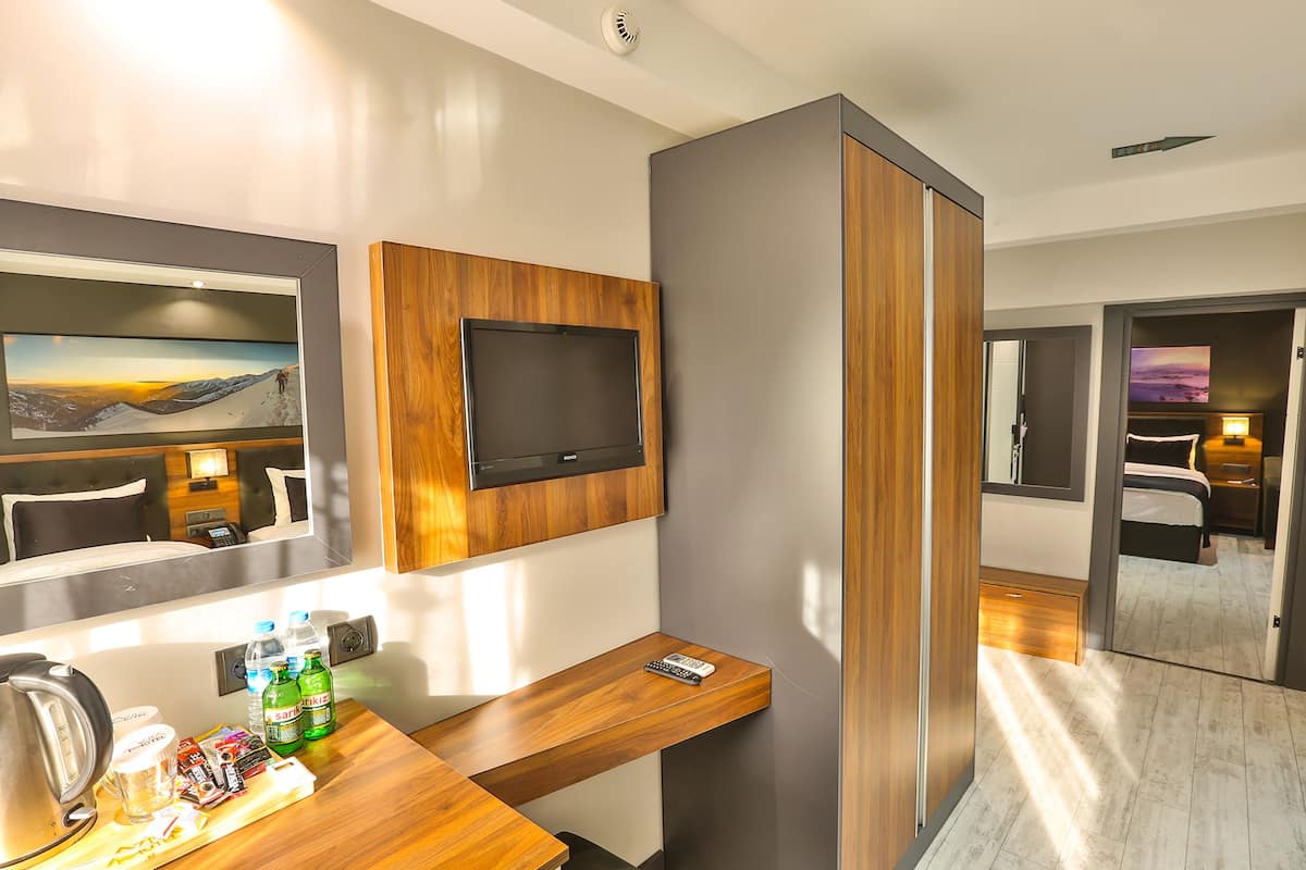 Minibar, in-room safe, desk, soundproofing