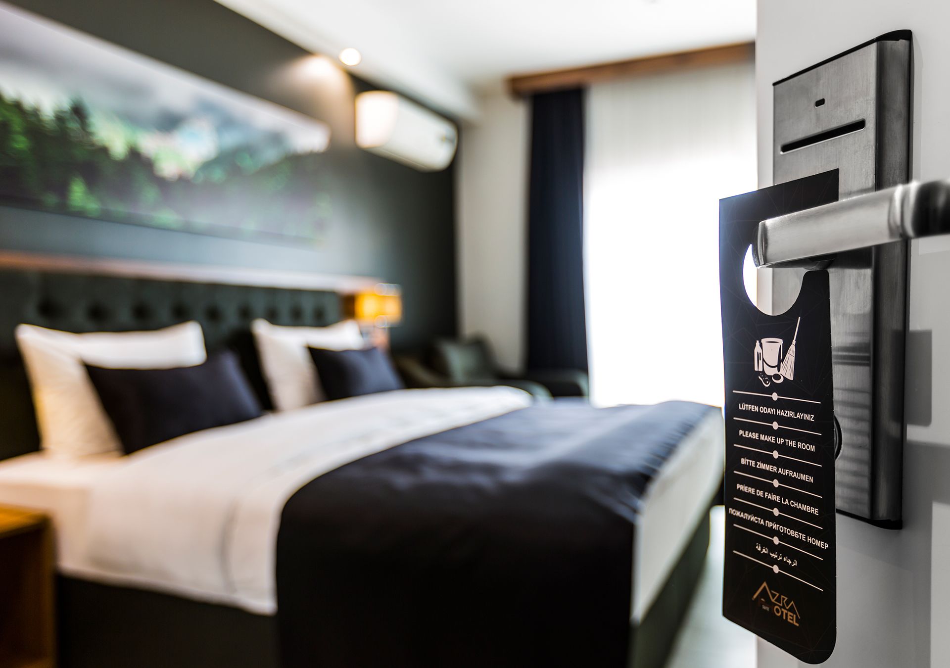 Standard Double Room | Minibar, in-room safe, desk, soundproofing