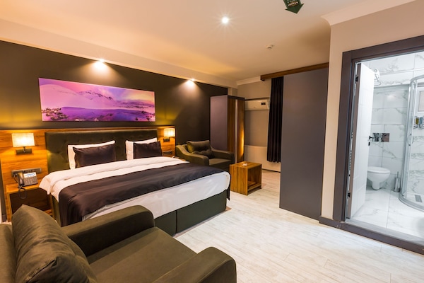 Minibar, coffres-forts dans les chambres, bureau, chambres insonorisées