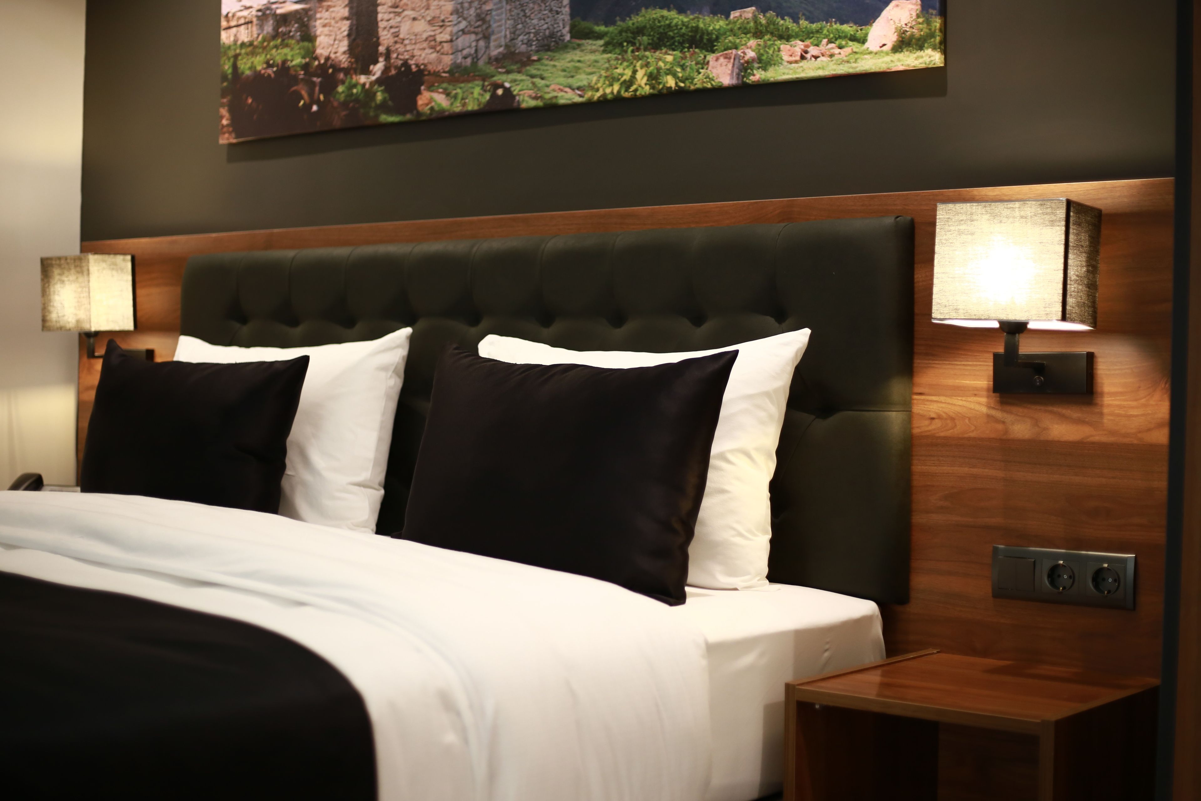 family room, city view | minibar, in-room safe, desk, soundproofing