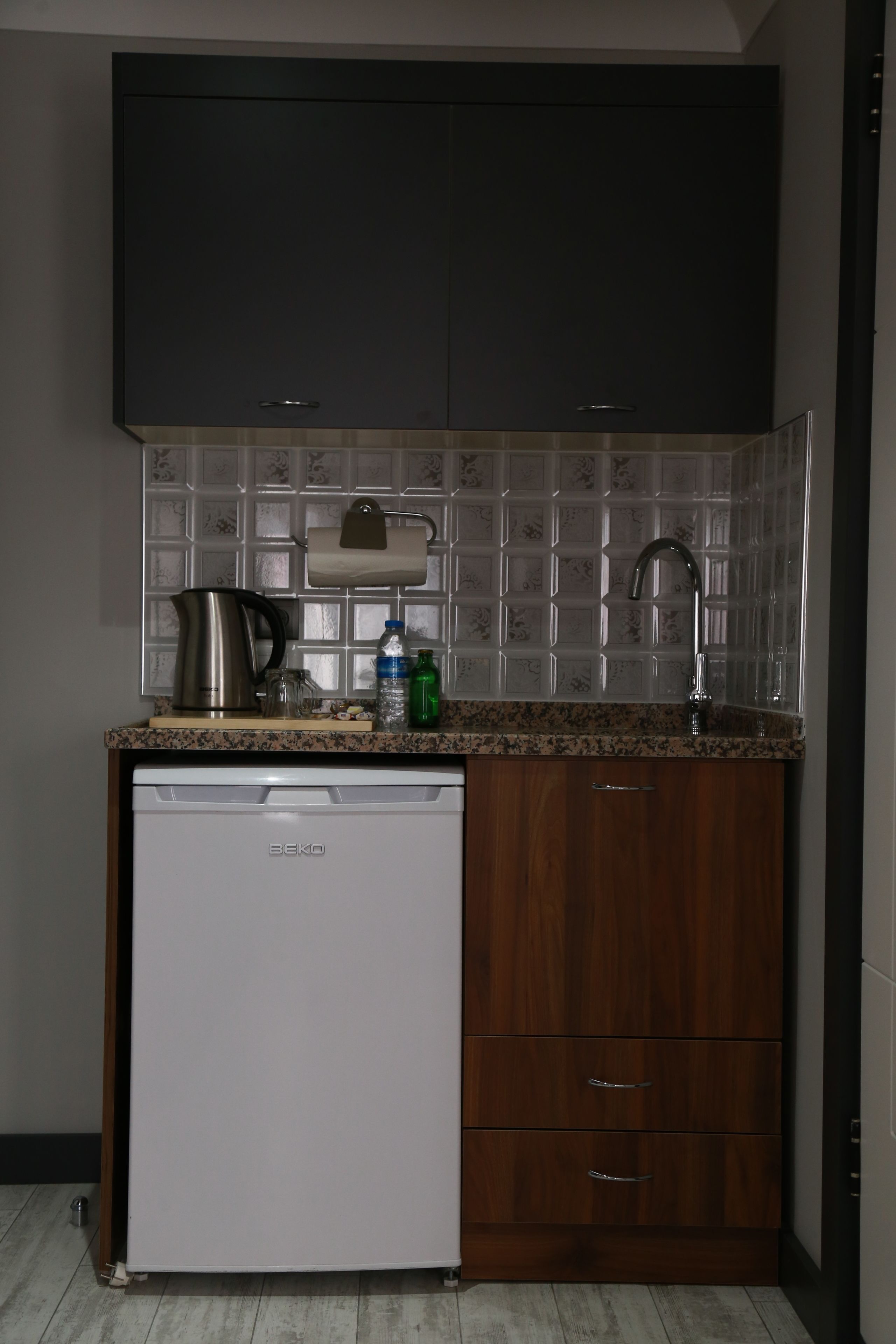 mini-fridge, electric kettle